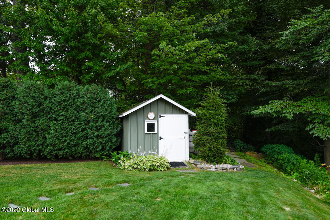 7 Colonial Green Road Colonie, NY 12211 - Photo 47 of 53 _REN5415