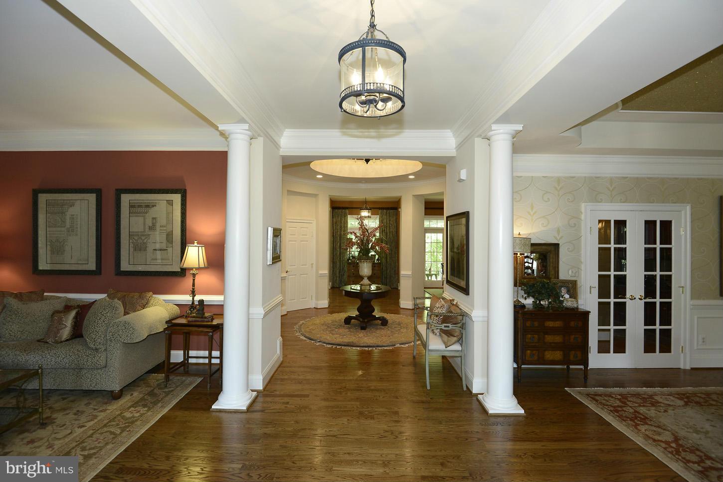 6235 Park Road McLean, VA 22101 - Photo 2 of 29 Foyer