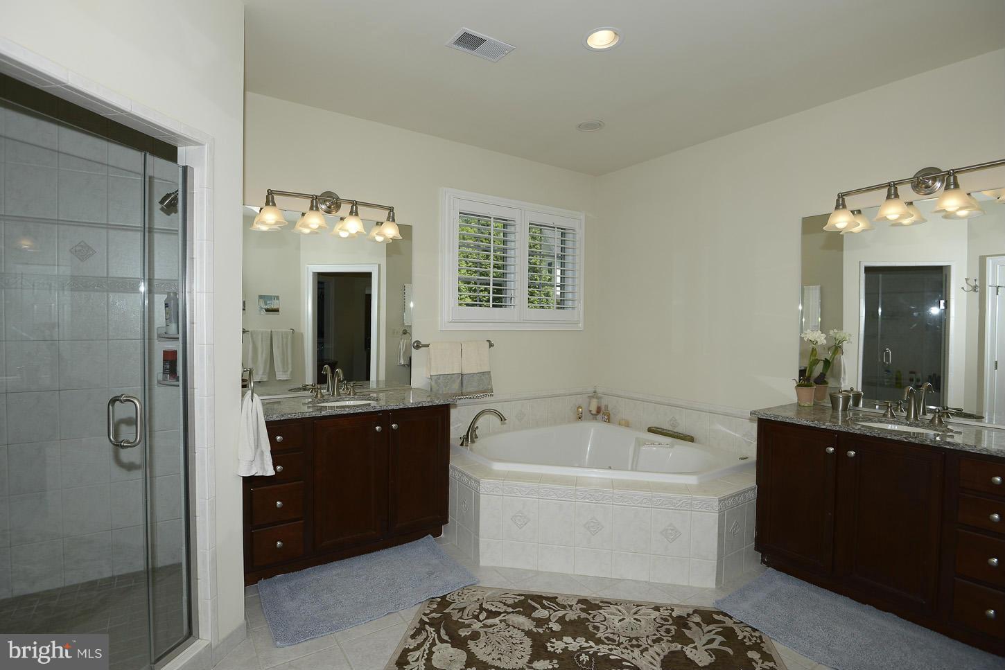 6235 Park Road McLean, VA 22101 - Photo 17 of 29 Master Bathroom