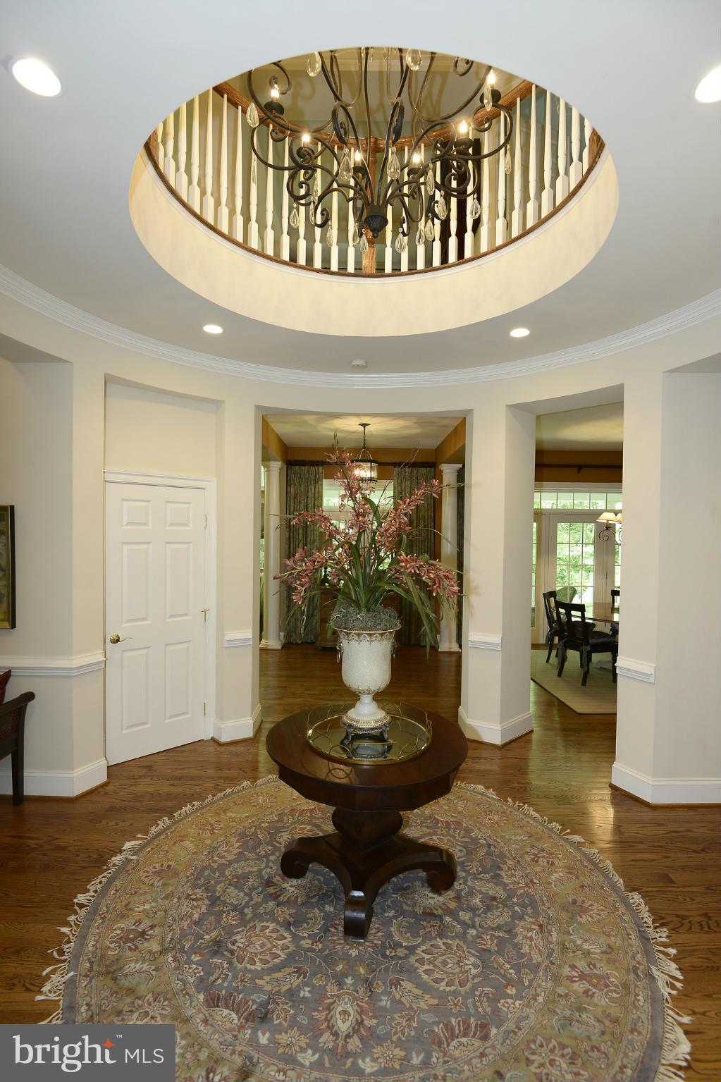 6235 Park Road McLean, VA 22101 - Photo 3 of 29 Foyer
