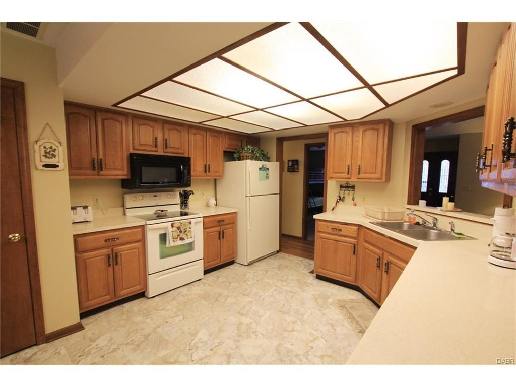 1377 Surrey Road Troy, OH 45373 - Photo 13 of 24 Gallery Image 13