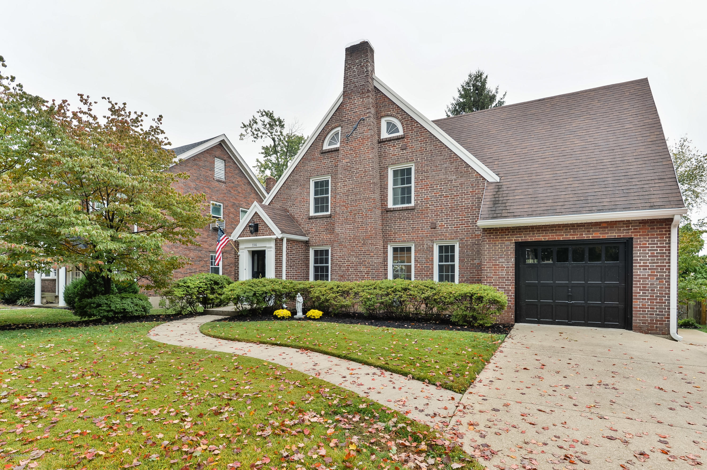 3316 Robin Road Louisville, KY 40213 - Photo 2 of 35 005 - 20201020 9909