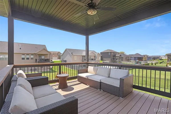 $525,000 | 212 Meridian Oaks Drive, Glen Carbon, IL 62034