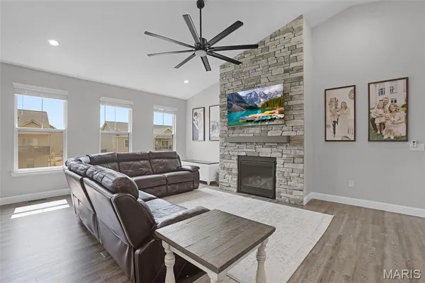 $525,000 | 212 Meridian Oaks Drive, Glen Carbon, IL 62034