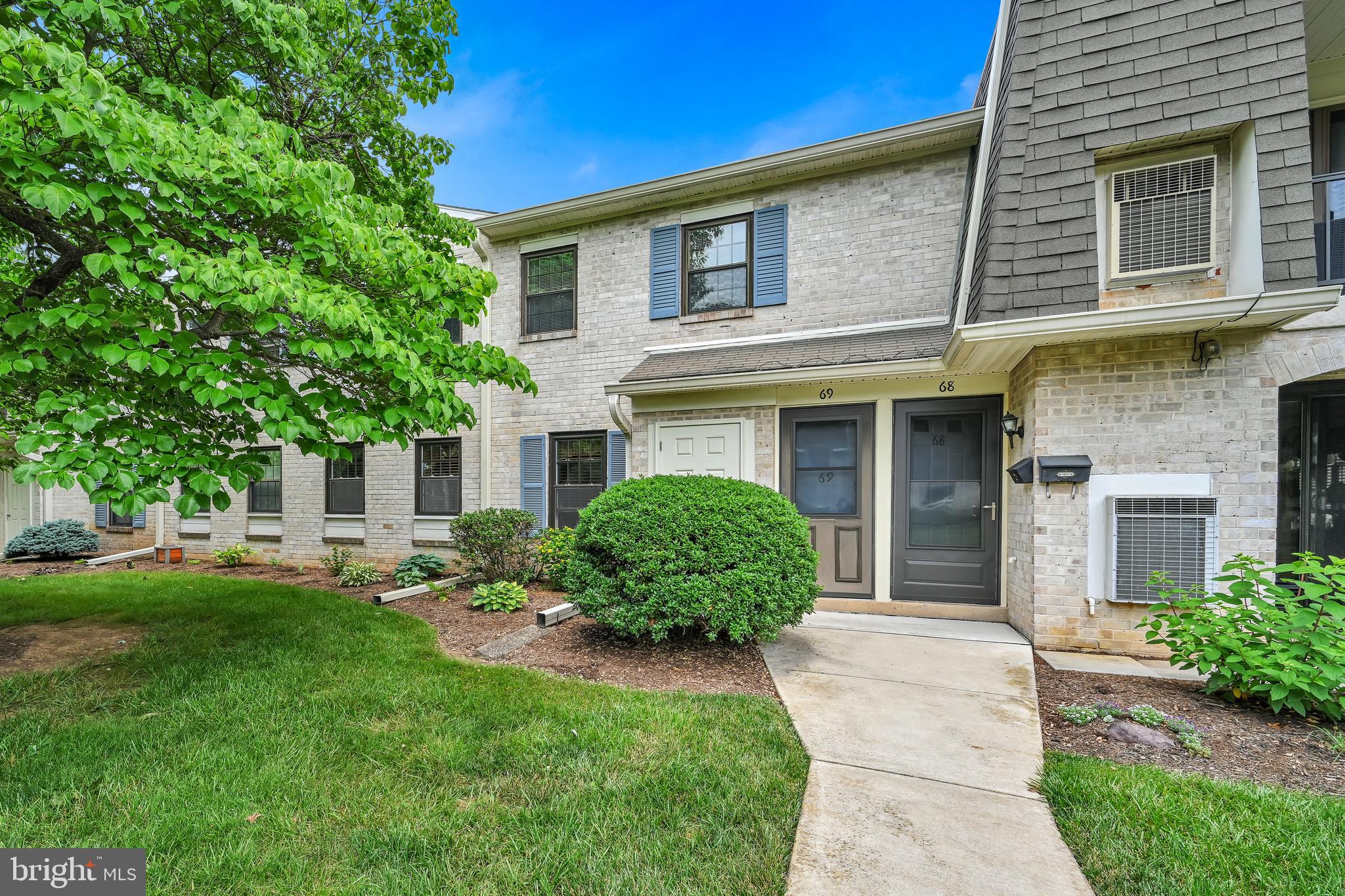 69 Valleybrook Drive Lancaster, PA 17601 - Photo 2 of 9