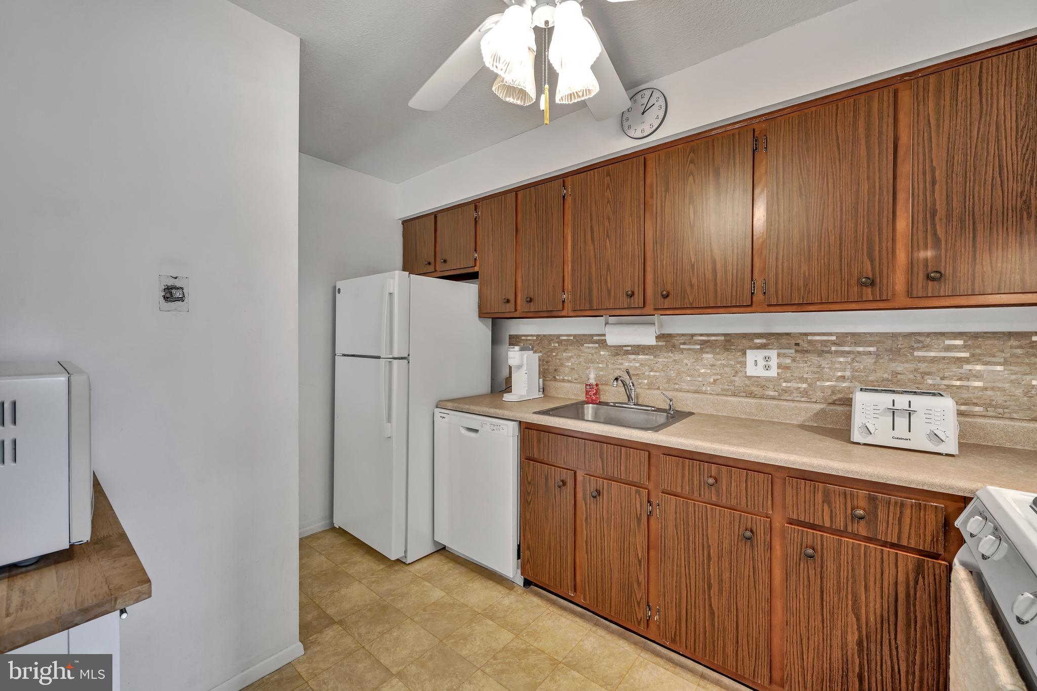 69 Valleybrook Drive Lancaster, PA 17601 - Photo 6 of 9