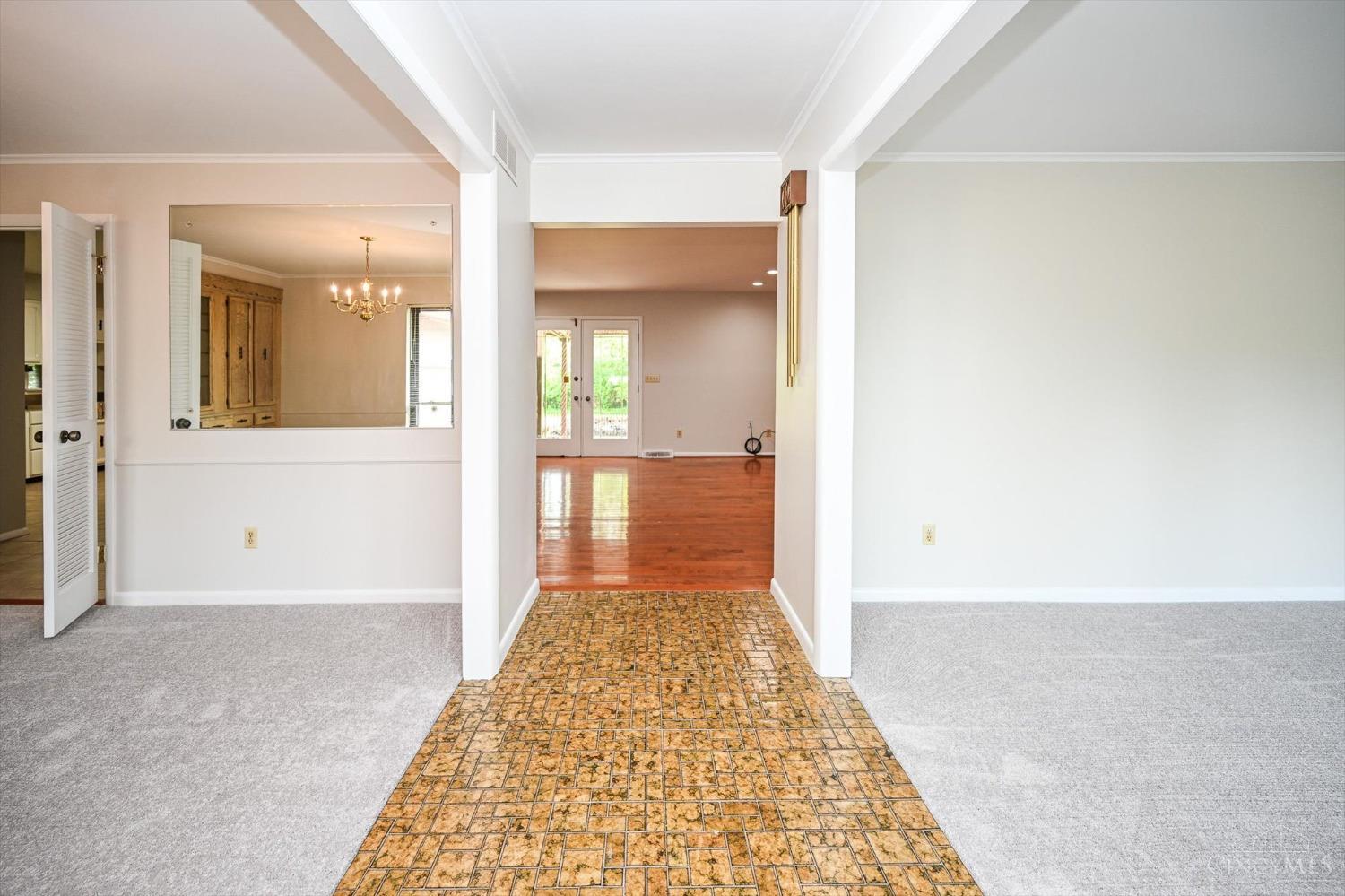 8290 Fields Ertel Road Mason, OH 45040 - Photo 5 of 36