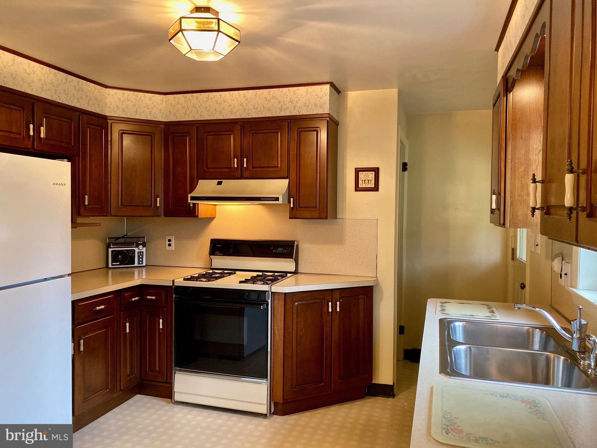 2525 Raleigh Drive York, PA 17402 - Photo 12 of 38 Gallery Image 12