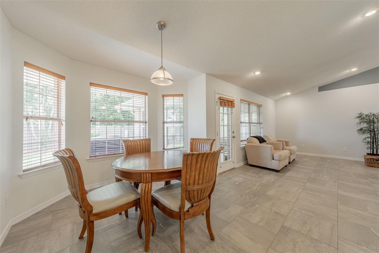 1241 Grand Ridge Circle Gulf Breeze, FL 32563 - Photo 15 of 48 Gallery Image 15
