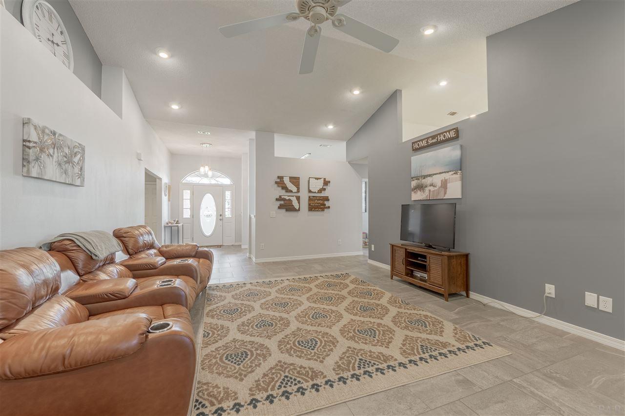 1241 Grand Ridge Circle Gulf Breeze, FL 32563 - Photo 5 of 48 Gallery Image 5