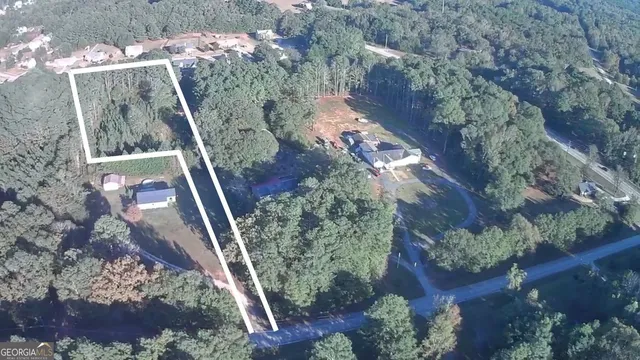 a view of a pathway in a yard