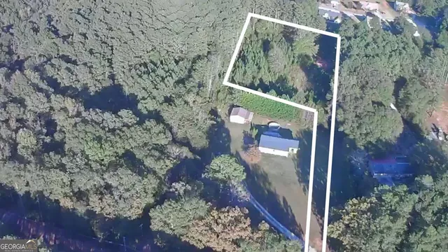 a view of a small yard