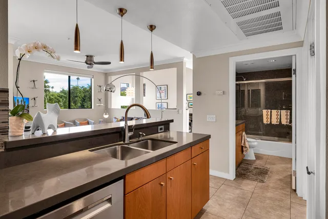 $529,000 | 1028 East Palm Canyon Drive, Unit 207, Palm Springs, CA 92264