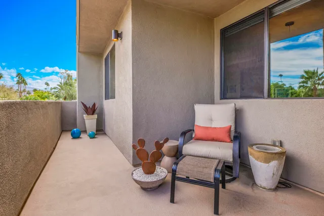 $529,000 | 1028 East Palm Canyon Drive, Unit 207, Palm Springs, CA 92264