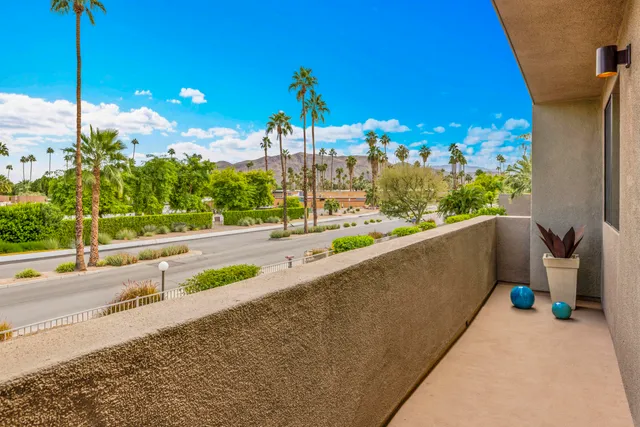 $529,000 | 1028 East Palm Canyon Drive, Unit 207, Palm Springs, CA 92264