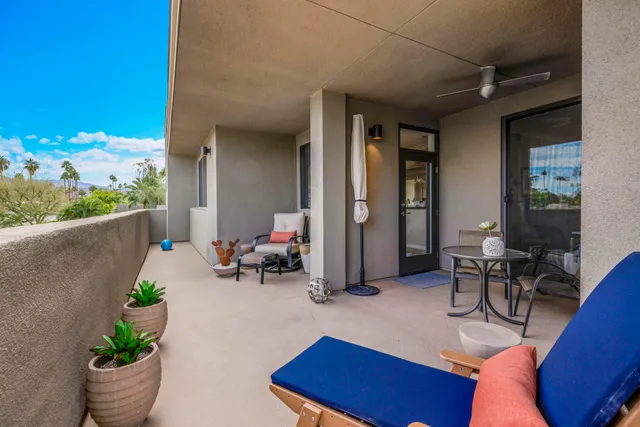 $529,000 | 1028 East Palm Canyon Drive, Unit 207, Palm Springs, CA 92264