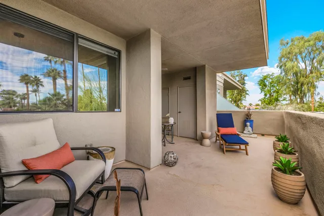 $529,000 | 1028 East Palm Canyon Drive, Unit 207, Palm Springs, CA 92264