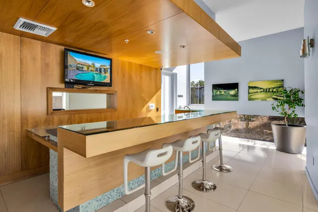 $529,000 | 1028 East Palm Canyon Drive, Unit 207, Palm Springs, CA 92264