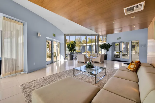 $529,000 | 1028 East Palm Canyon Drive, Unit 207, Palm Springs, CA 92264