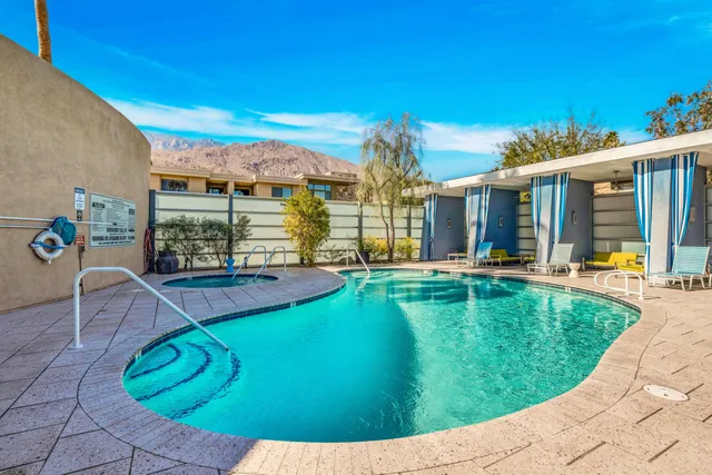 $529,000 | 1028 East Palm Canyon Drive, Unit 207, Palm Springs, CA 92264