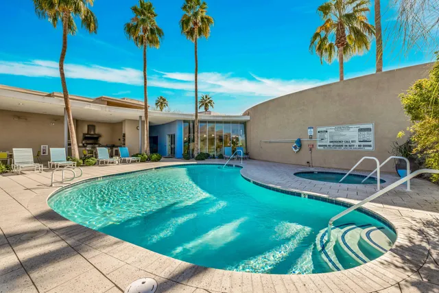 $529,000 | 1028 East Palm Canyon Drive, Unit 207, Palm Springs, CA 92264