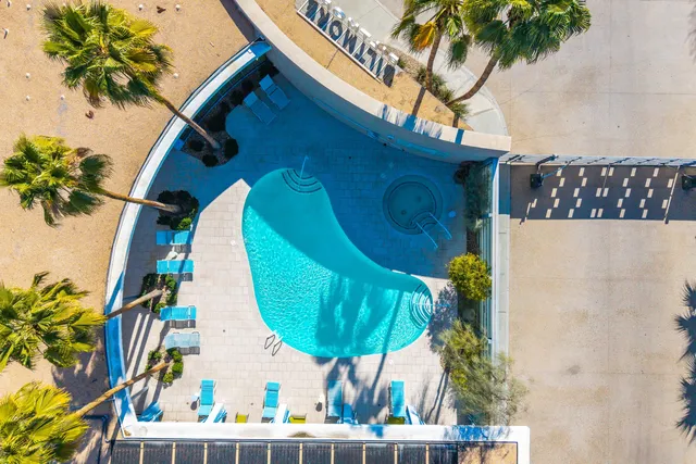 $529,000 | 1028 East Palm Canyon Drive, Unit 207, Palm Springs, CA 92264