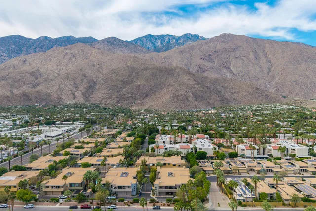 $529,000 | 1028 East Palm Canyon Drive, Unit 207, Palm Springs, CA 92264