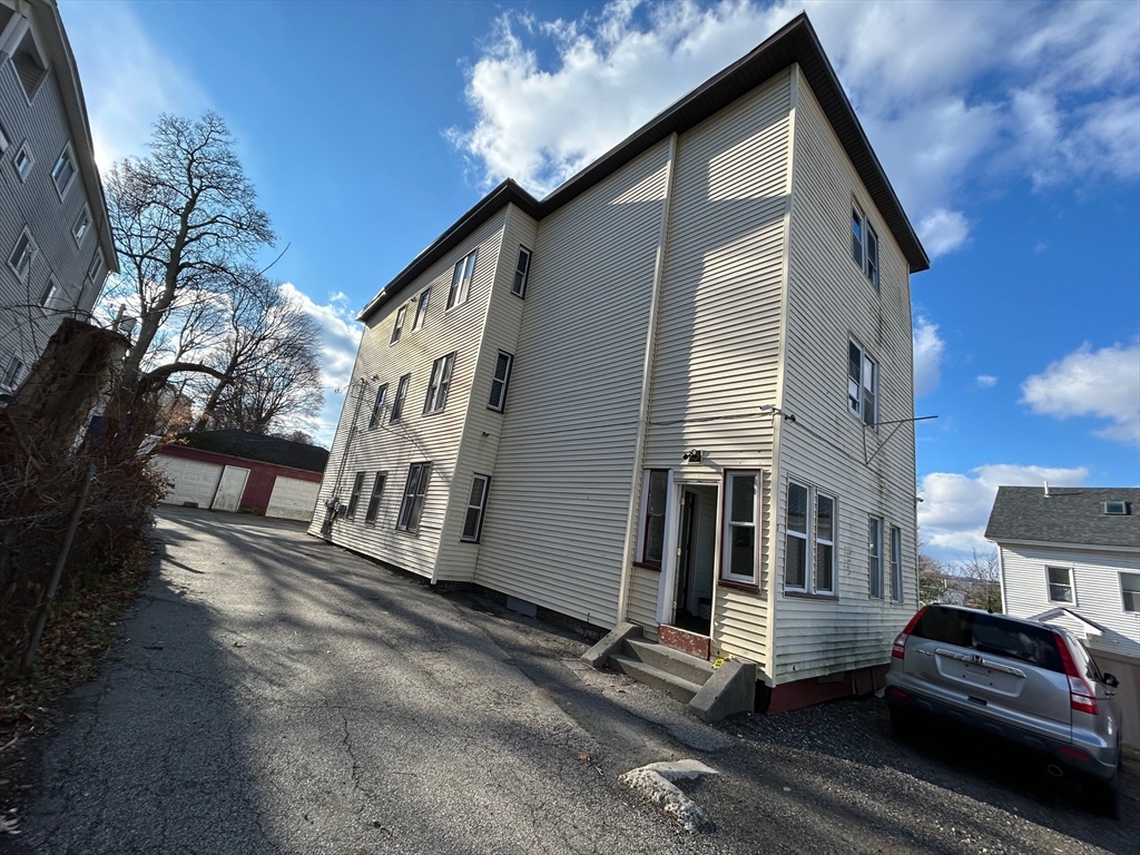 7 Bluff Street Worcester, MA 01610 - Photo 1 of 10