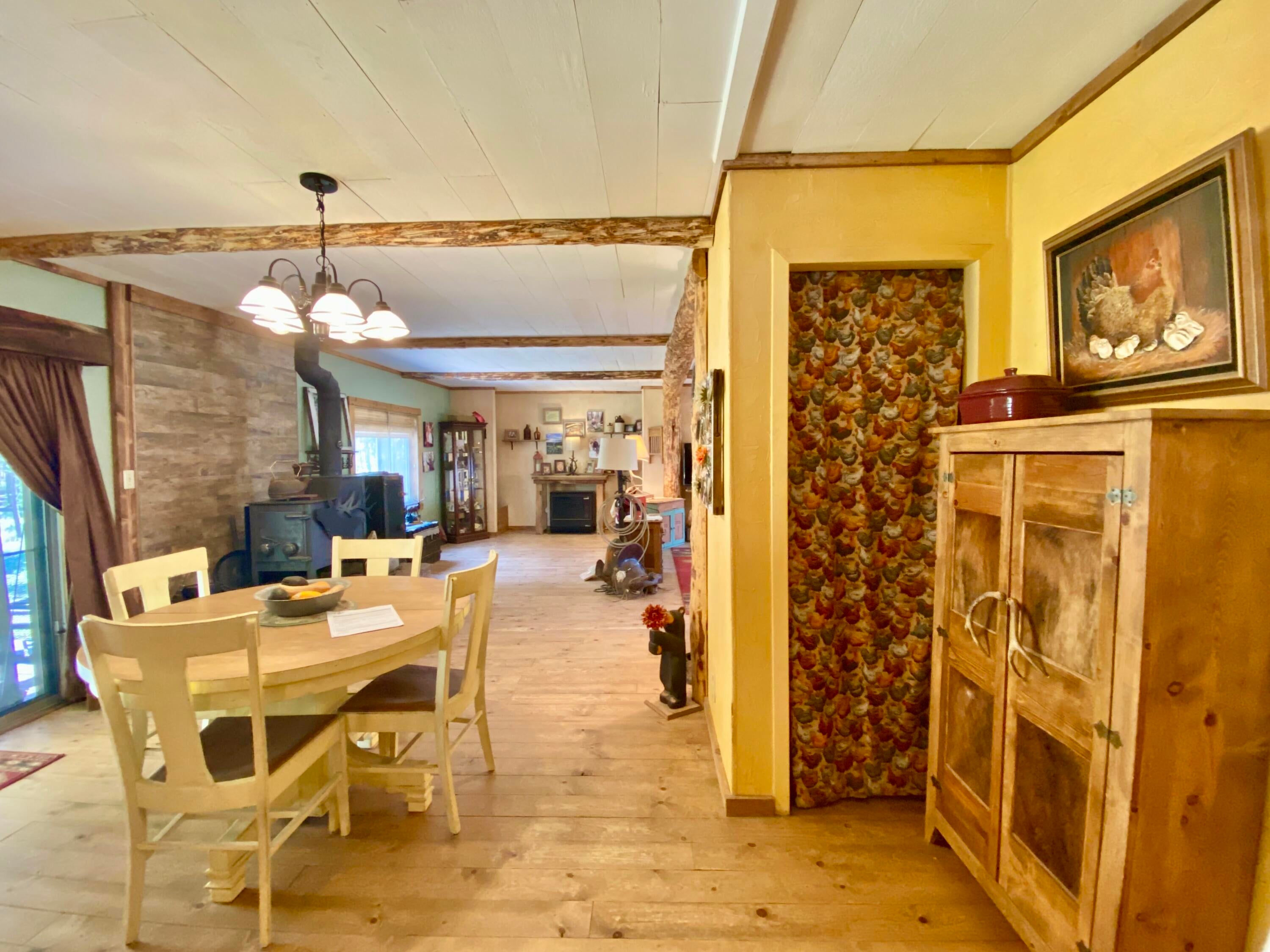 149252 Jerry Road La Pine, OR 97739 - Photo 18 of 51 Shiplap ceiling with log accents