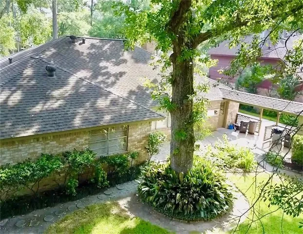 a view of an outdoor space with a garden