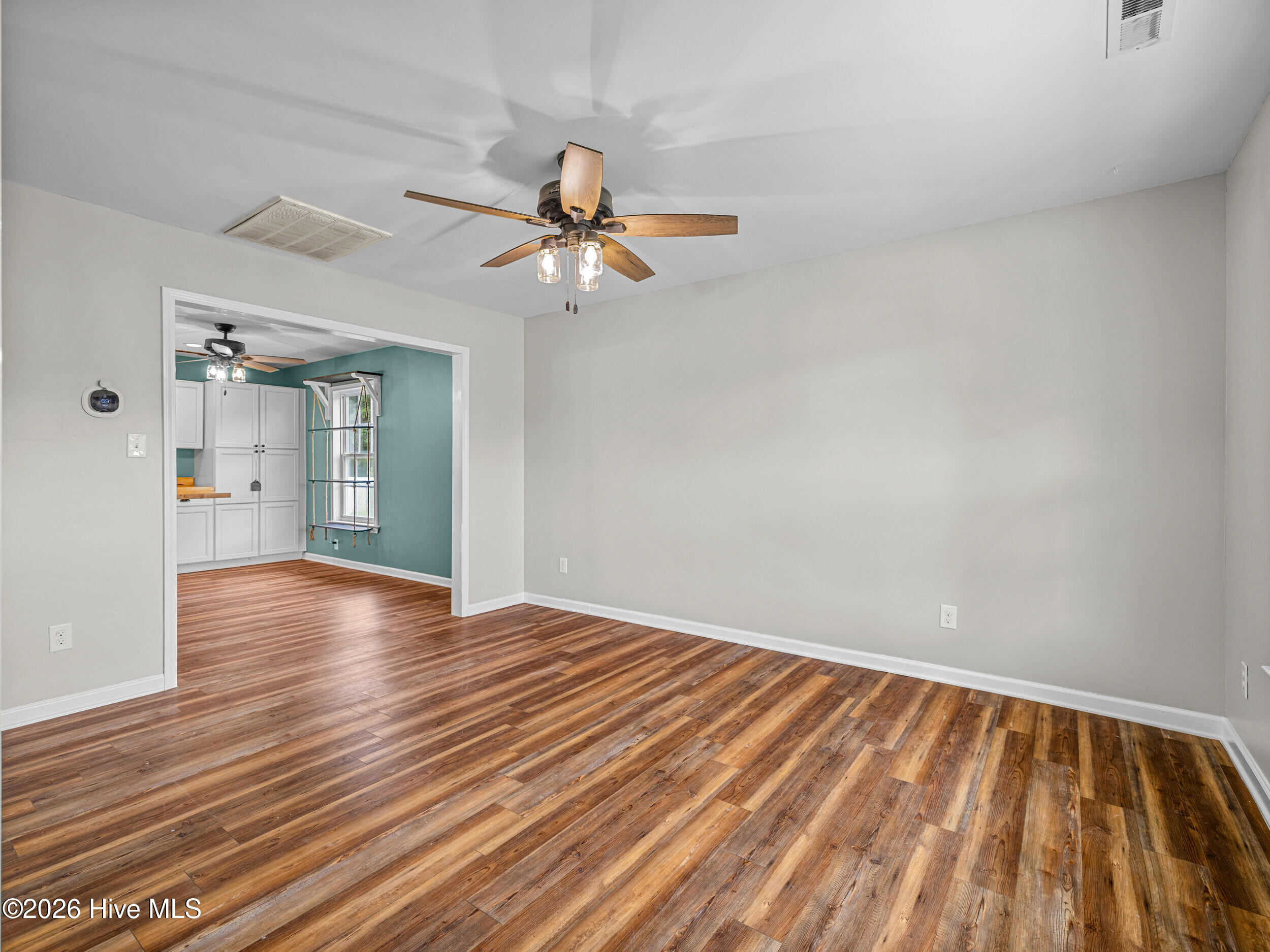 305 Rivers Edge Court Jacksonville, NC 28540 - Photo 4 of 37