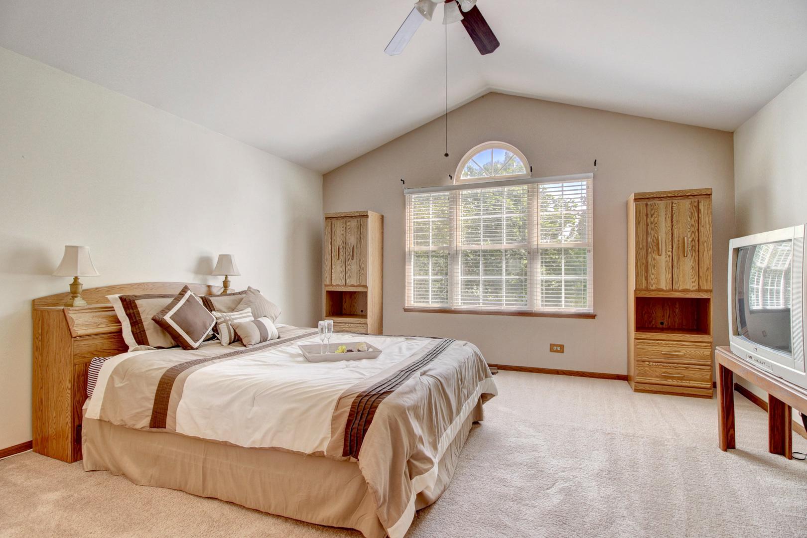 1204 Coldspring Road Elgin, IL 60120 - Photo 17 of 27
