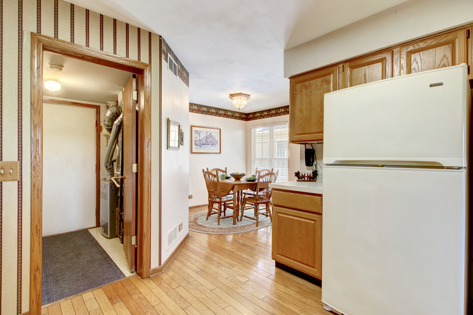 1204 Coldspring Road Elgin, IL 60120 - Photo 8 of 27