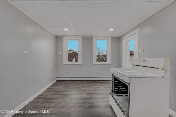 $1,300 | 8 Green Ridge Street, Unit 2, Scranton, PA 18509