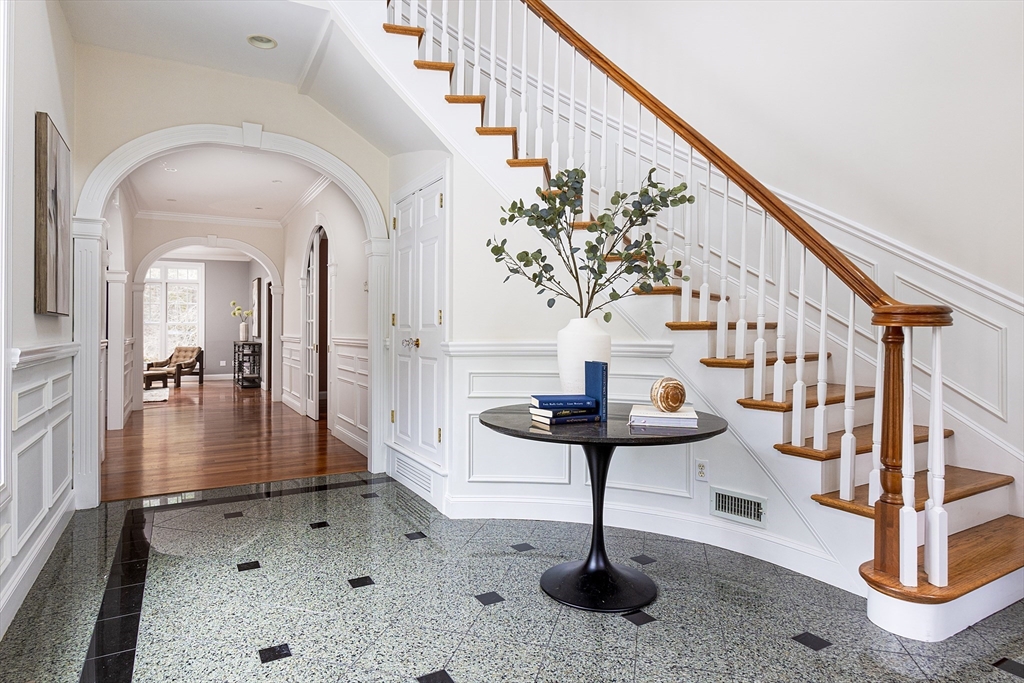 131 Radcliffe Road Weston, MA 02493 - Photo 2 of 31