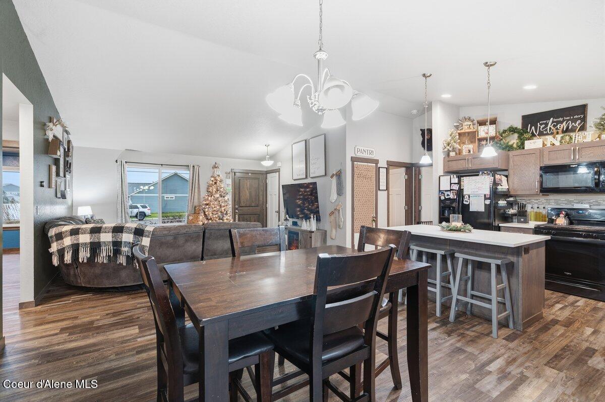 8562 West Seed Avenue Rathdrum, ID 83858 - Photo 13 of 30 Dining Area 2 (1)