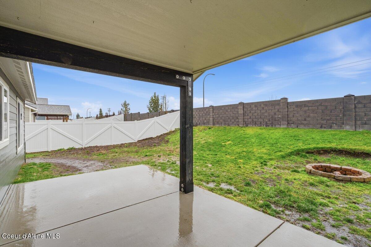 8562 West Seed Avenue Rathdrum, ID 83858 - Photo 25 of 30 Patio