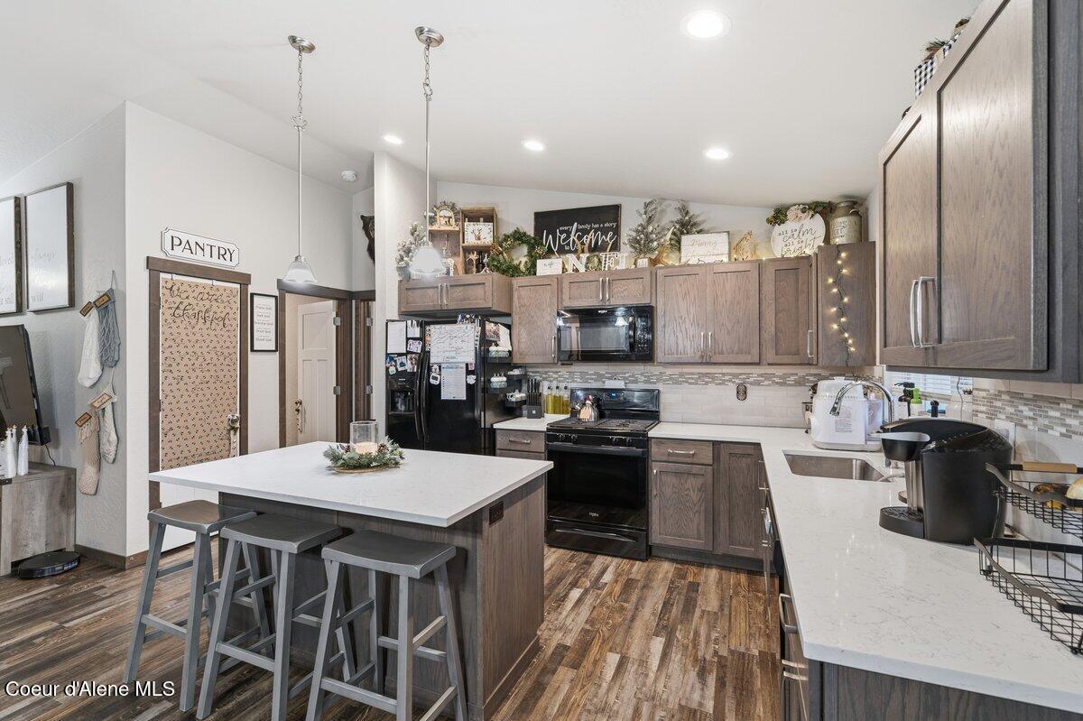 8562 West Seed Avenue Rathdrum, ID 83858 - Photo 9 of 30 Kitchen (9)