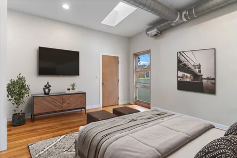 $1,150,000 | 2016 West Concord Place, Chicago, IL 60647