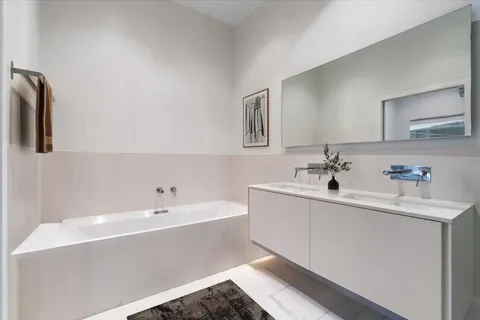 $1,150,000 | 2016 West Concord Place, Chicago, IL 60647