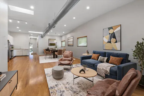 $1,150,000 | 2016 West Concord Place, Chicago, IL 60647