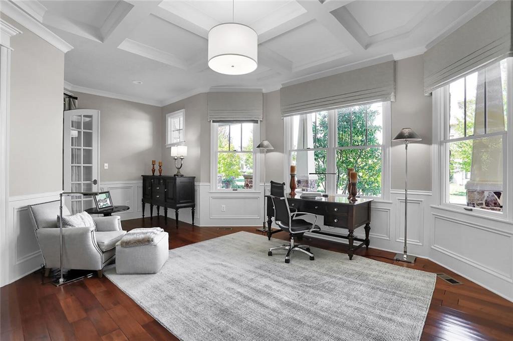 2167 Finchley Road Carmel, IN 46032 - Photo 9 of 59