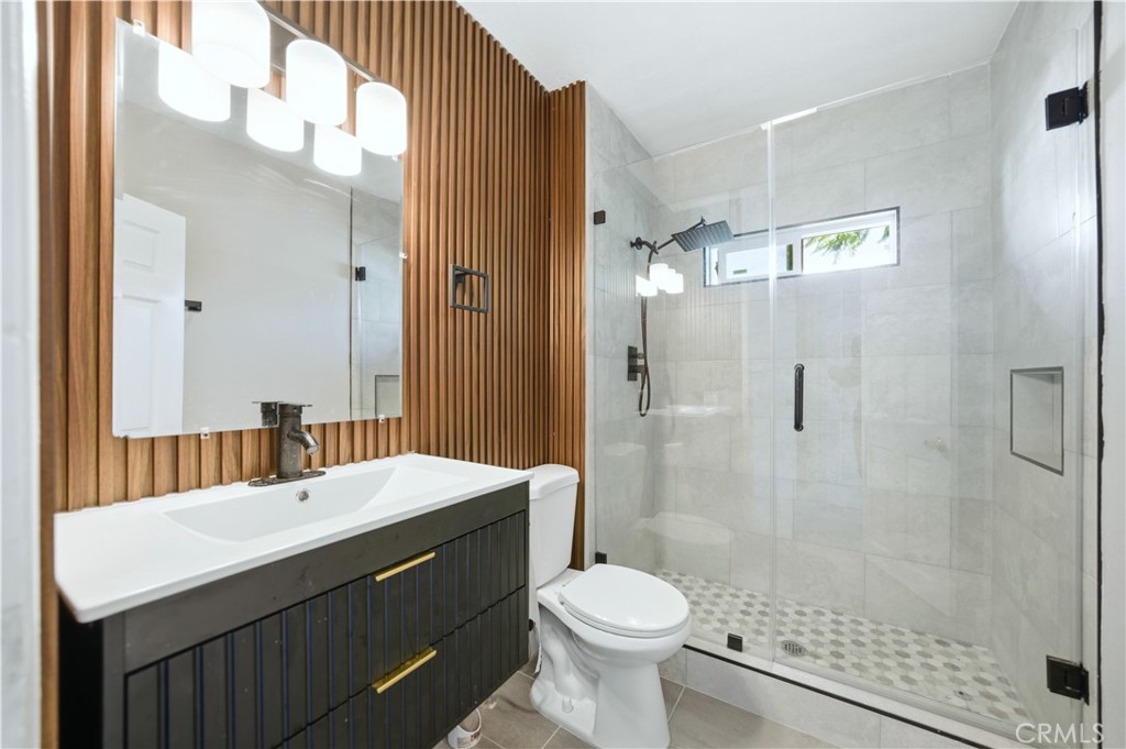 15163 Hayter Avenue Paramount, CA 90723 - Photo 9 of 37