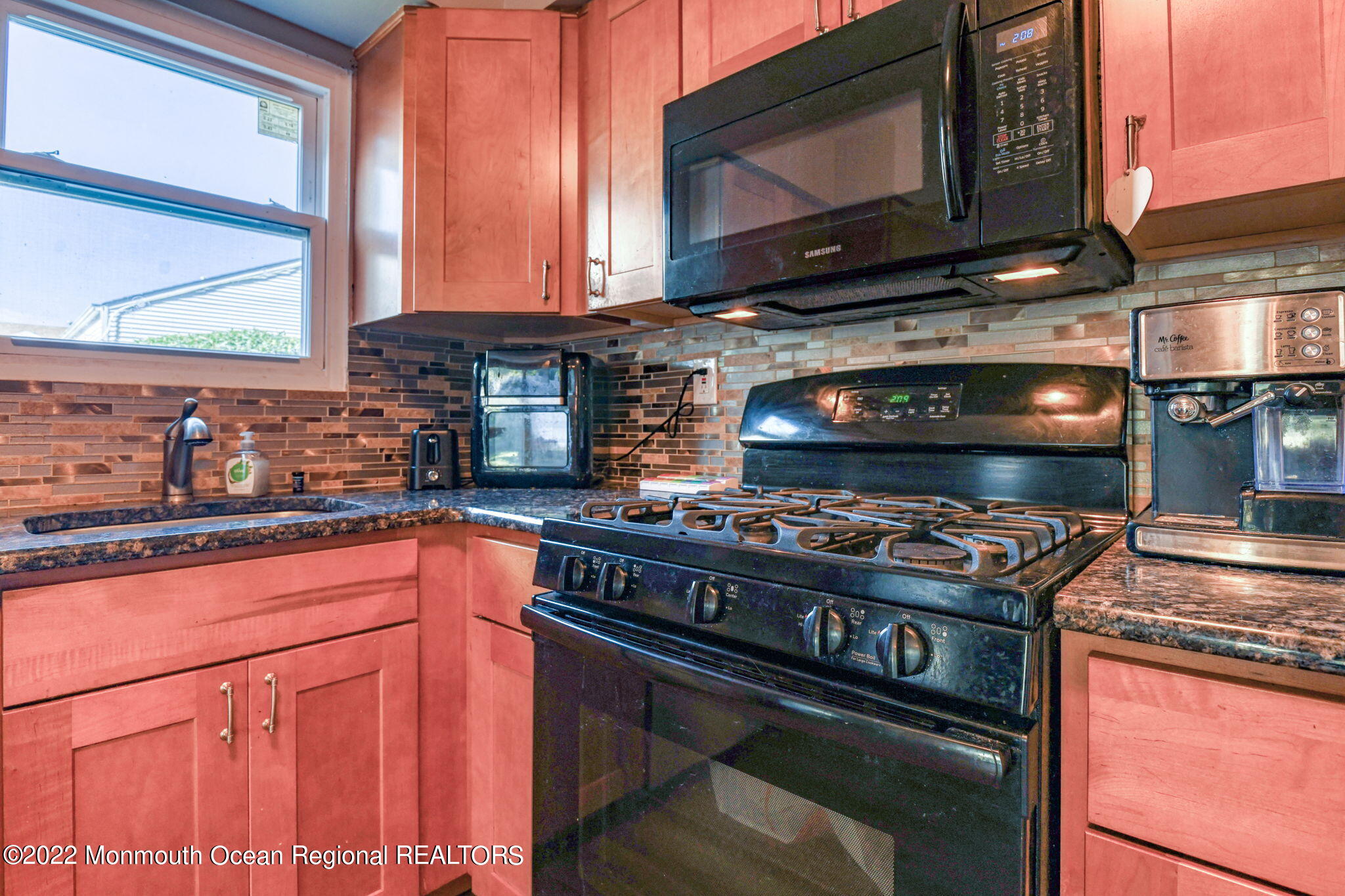 32 Green Grove Avenue, Unit 1 Keyport, NJ 07735 - Photo 4 of 30 15-web-or-mls-DSC_9791_28