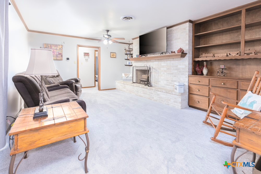 202 West Partridge Road Victoria, TX 77905 - Photo 5 of 33