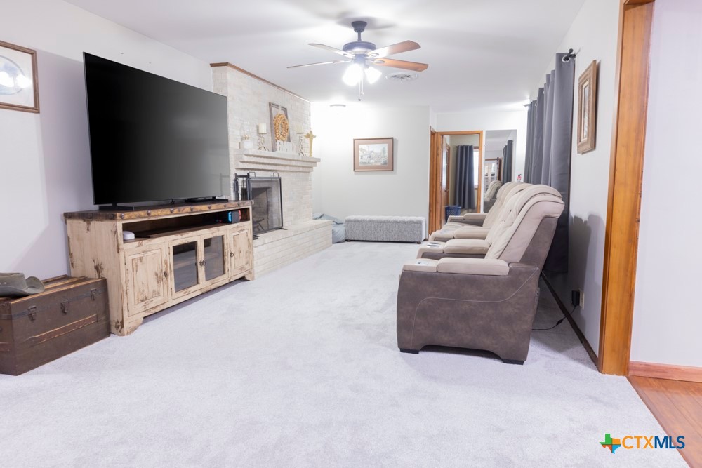 202 West Partridge Road Victoria, TX 77905 - Photo 8 of 33