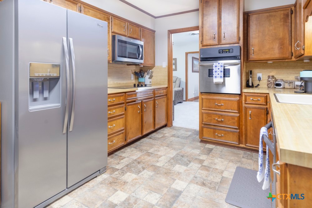 202 West Partridge Road Victoria, TX 77905 - Photo 9 of 33