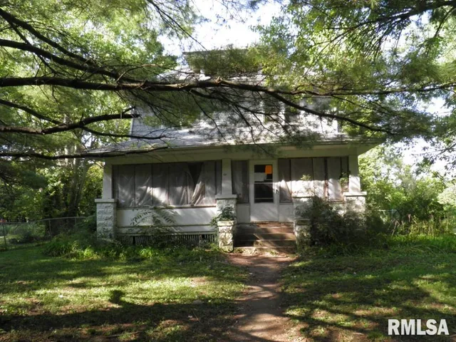 $99,900 | 808 East 3rd Avenue, Coal Valley, IL 61240