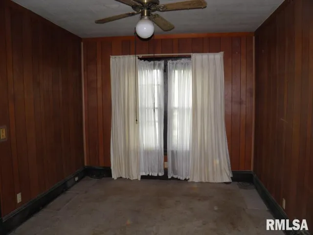 $99,900 | 808 East 3rd Avenue, Coal Valley, IL 61240