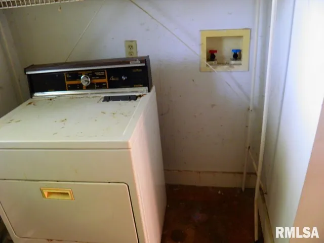 $99,900 | 808 East 3rd Avenue, Coal Valley, IL 61240